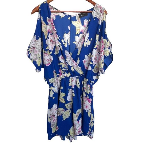 ASTR The Label Surplice cold shoulder v-neckline floral romper size M - Picture 2 of 11